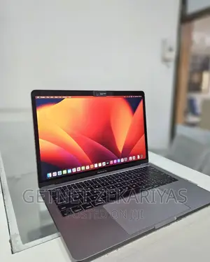 New Laptop Apple MacBook Pro 2017 8GB Intel Core I5 SSD 256GB