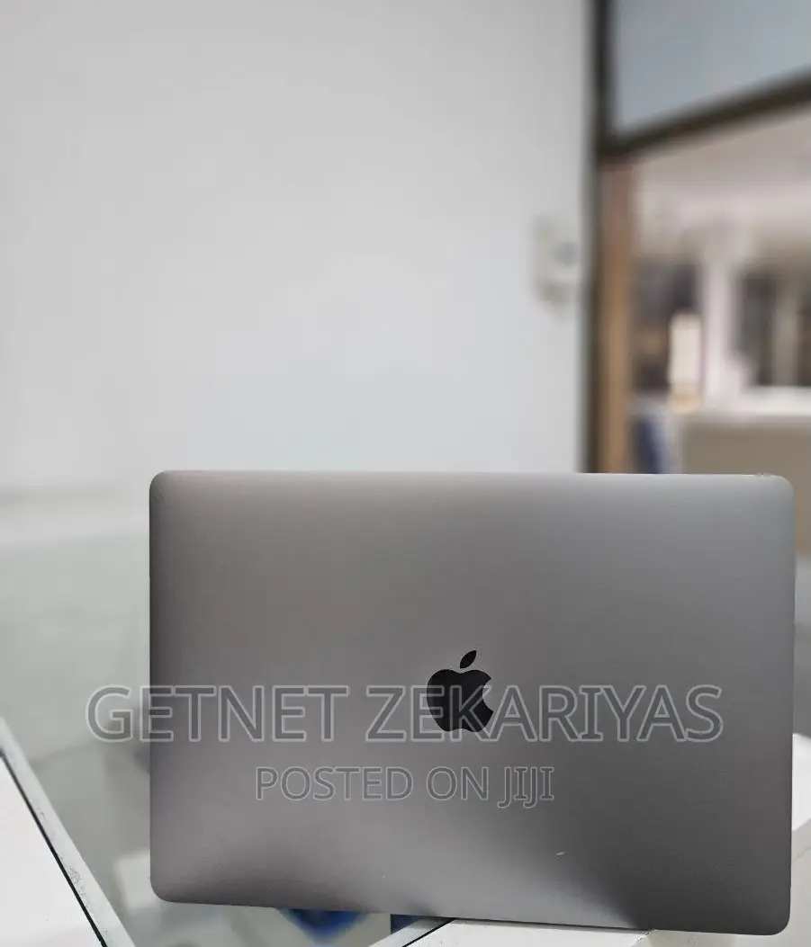 New Laptop Apple MacBook Pro 2017 8GB Intel Core I5 SSD 256GB