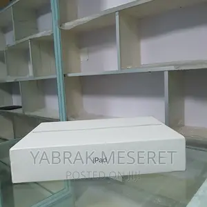 Photo - New Apple iPad (2022) 64 GB Silver