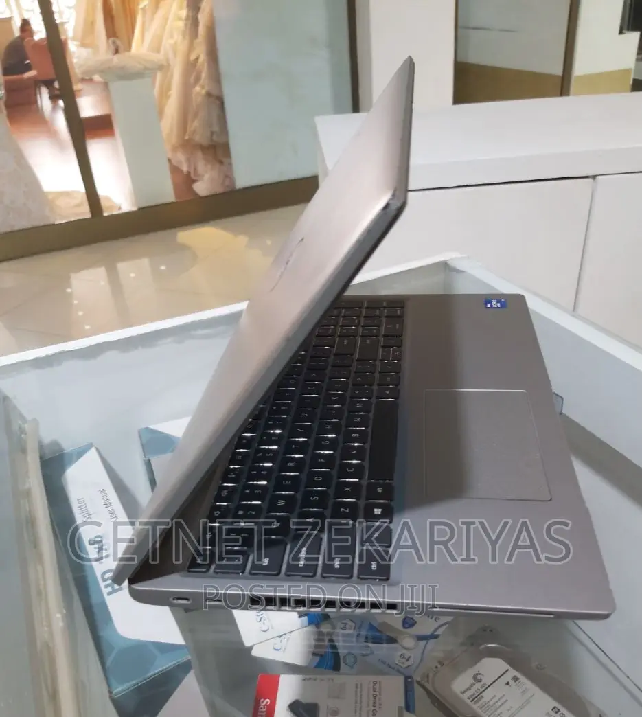 New Laptop Dell Latitude 5529 8GB Intel Core I5 SSD 512GB