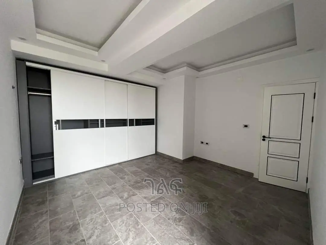 3bdrm Apartment in የሪልስቴት, Bole for sale