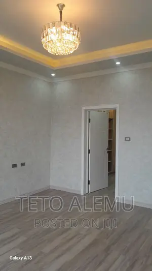 5bdrm House in የሚሸጥ የማሸጥ ቤት ጃክሮስ, Bole for sale