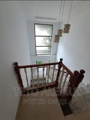 5bdrm House in የሚሸጥ የማሸጥ ቤት ጃክሮስ, Bole for sale