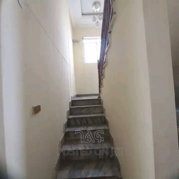 5bdrm House in ፊጋ 🏠 ለሽያጭ የቀረበ G+1, Bole for sale