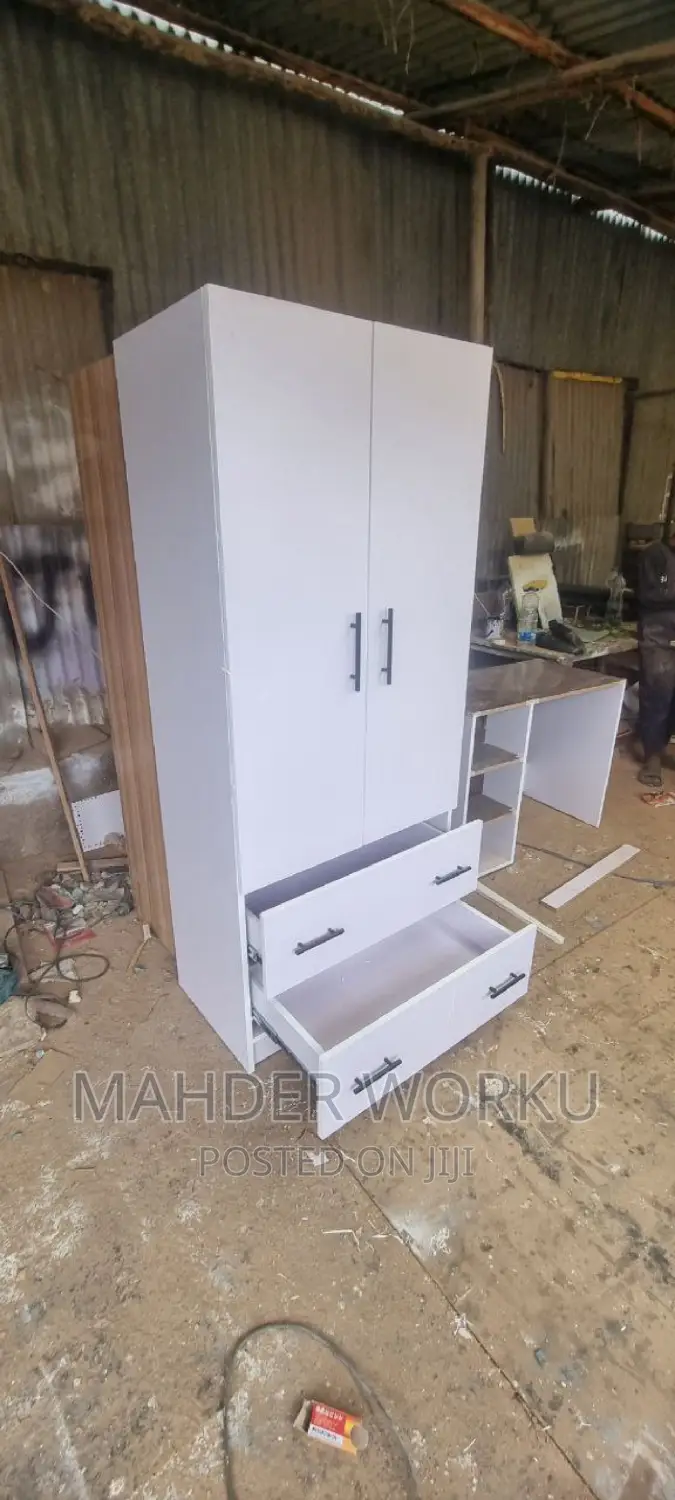 ቁም ሳጥን ( Closet )