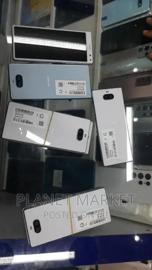 Photo - New Sony Xperia 8 SOV42 64 GB White