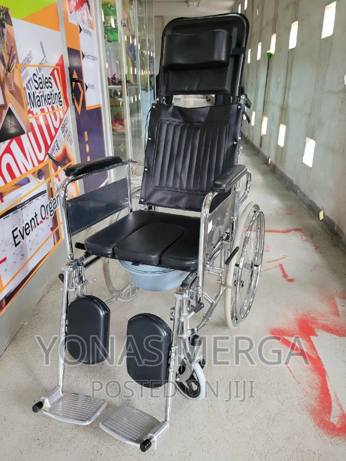 Bed Wheelchair for Use Easy to Use Suitable for the Elderly