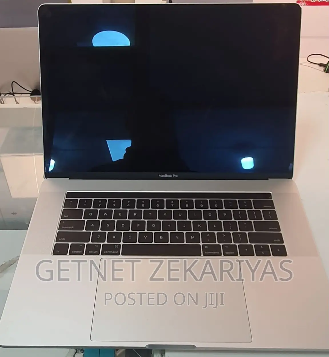 New Laptop Apple MacBook Pro 2018 16GB Intel Core I7 SSD 512GB
