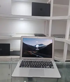 New Laptop Apple MacBook Air 2015 8GB Intel Core I5 SSD 256GB