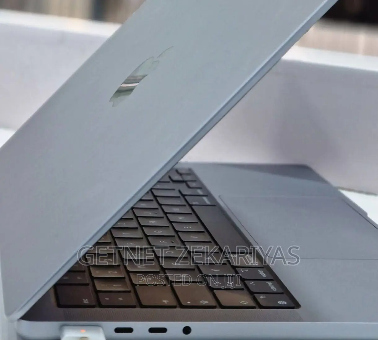 New Laptop Apple MacBook Pro 2021 M1 16GB Apple M1 SSD 1T