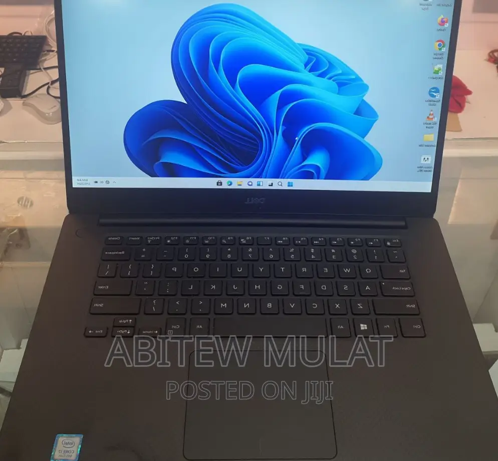 New Laptop Dell Precision 5530 16GB Intel Core I7 SSD 512GB