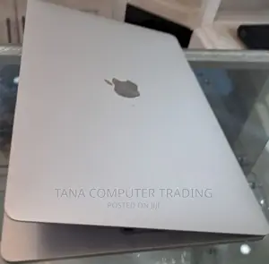 New Laptop Apple MacBook Pro 2020 8GB Intel Core I5 SSD 256GB