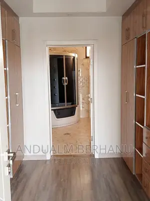 5bdrm Villa in Bole for sale