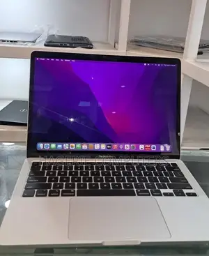 New Laptop Apple MacBook Pro 2020 8GB Intel Core I5 SSD 256GB