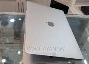 New Laptop Apple MacBook Pro 2020 8GB Intel Core I5 SSD 256GB