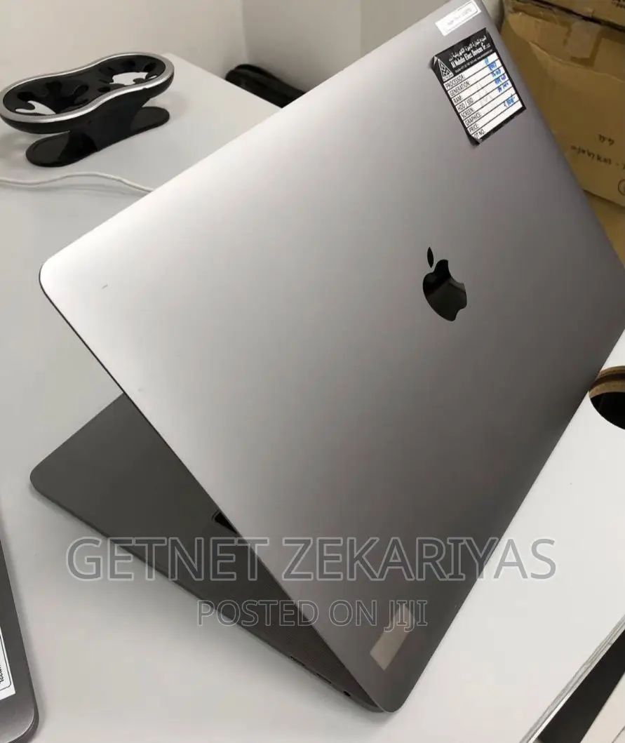 New Laptop Apple MacBook Pro 2017 16GB Intel Core I7 SSD 1T