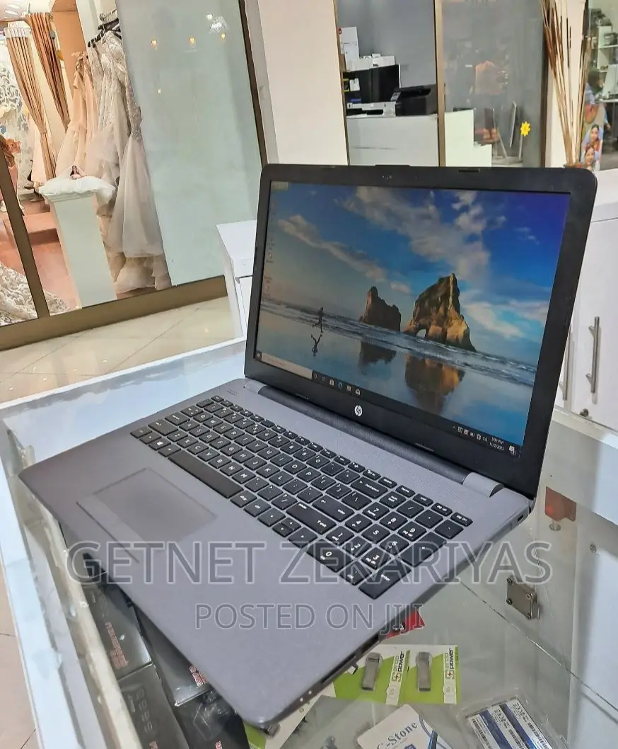 New Laptop HP Stream Notebook 8GB Intel Core I7 HDD 1T