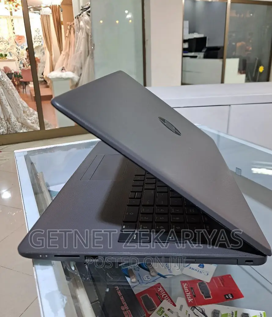 New Laptop HP Stream Notebook 8GB Intel Core I7 HDD 1T