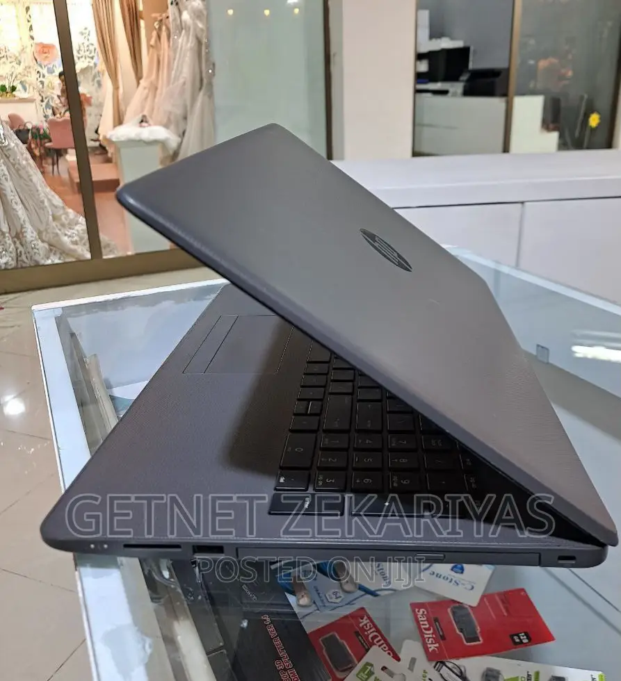 New Laptop HP Stream Notebook 8GB Intel Core I7 HDD 1T
