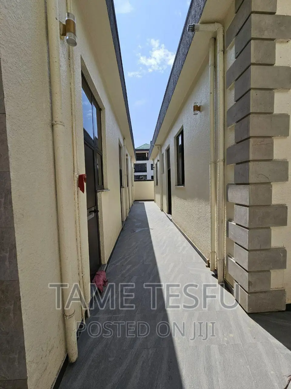 Furnished 6bdrm Villa in Jakiros, Bole for sale