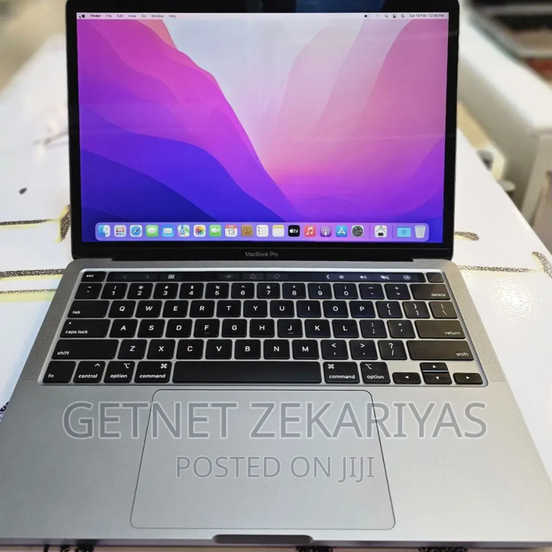 New Laptop Apple MacBook Pro 2020 8GB Intel Core I7 SSD 256GB