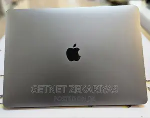 New Laptop Apple MacBook Pro 2020 8GB Intel Core I7 SSD 256GB