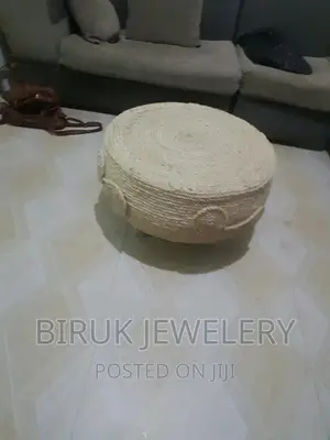 Photo - ቆንጆ የ እጅ ሥራ ጠረቤዛ