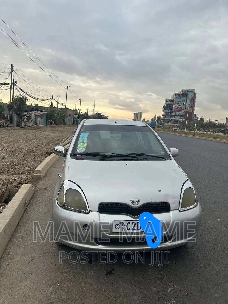 Toyota Vitz 2000 Silver