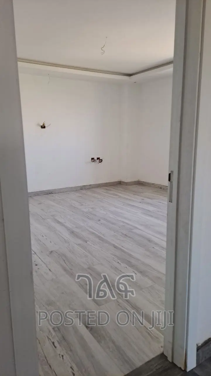 3bdrm Apartment in ላፍቶ ቅንጡ አፓርትመንት በቅናሽ, Nifas Silk-Lafto for sale