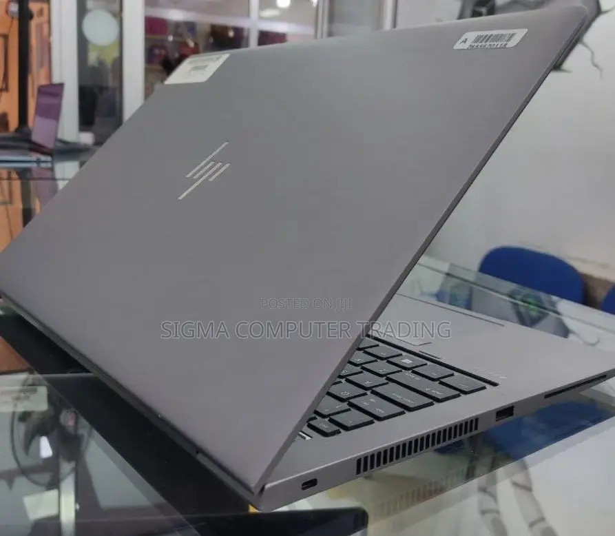 New Laptop HP ZBook 15u 16GB Intel Core I7 SSD 512GB