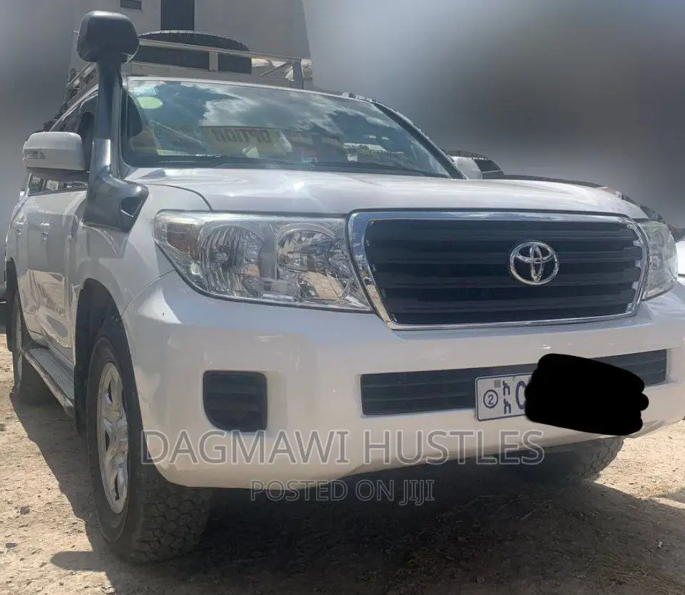 Toyota Land Cruiser 2013 White