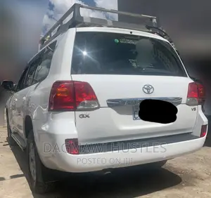 Toyota Land Cruiser 2013 White