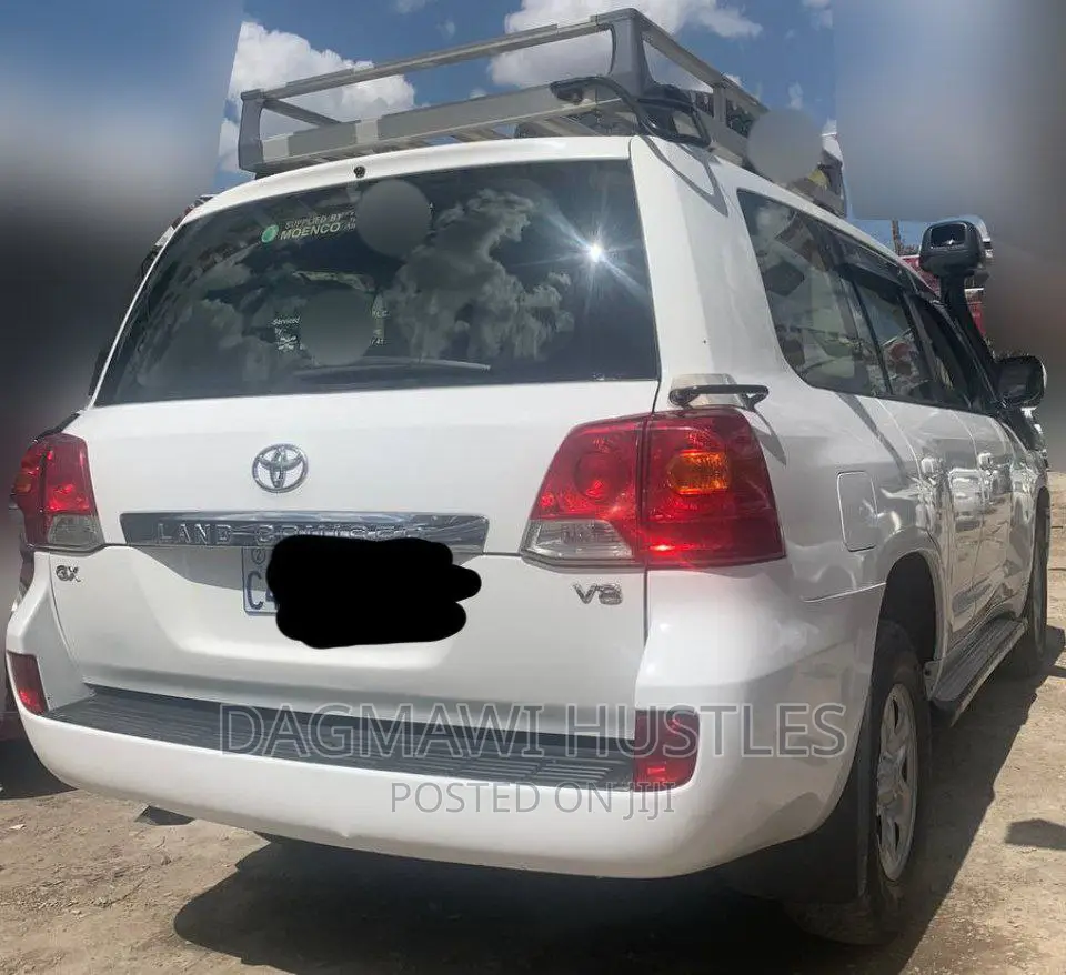 Toyota Land Cruiser 2013 White