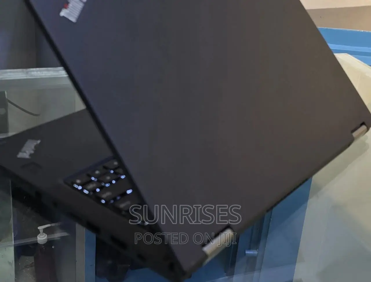 New Laptop Lenovo ThinkPad Yoga 8GB Intel Core I5 SSD 512GB