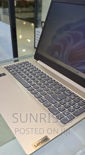 New Laptop Lenovo Ideapad 3 8GB Intel Core I3 SSD 512GB