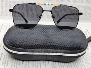 Photo - BURBERRY Unisex Shades