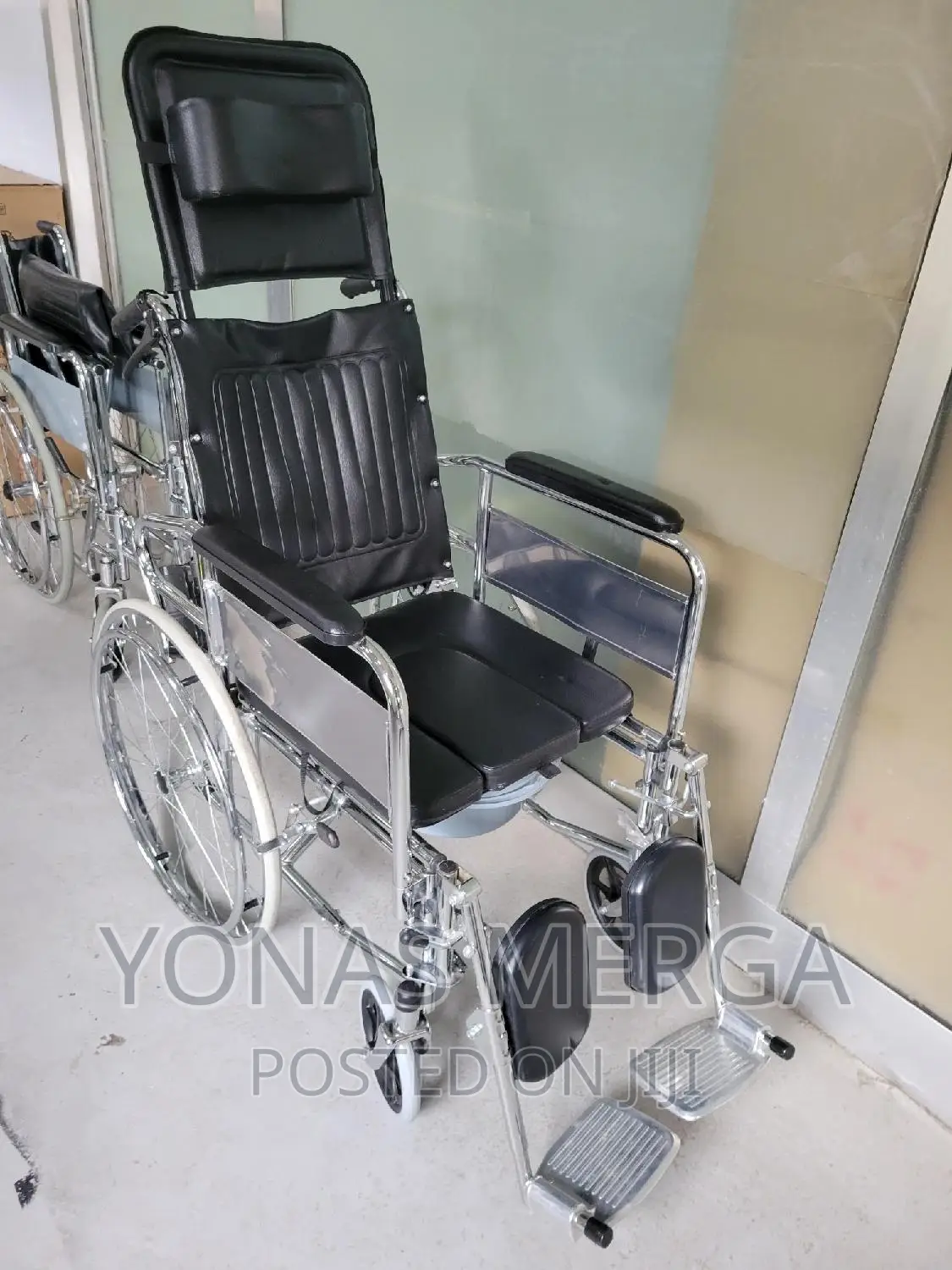Toilet/Bed Wheelchair Brand:ZJDU
Reclining Manual Wheelchair