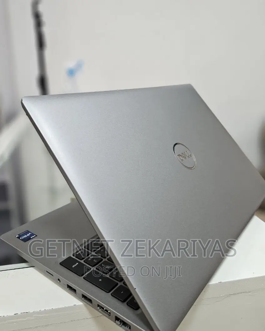 New Laptop Dell Latitude 5530 32GB Intel Core I7 SSD 256GB