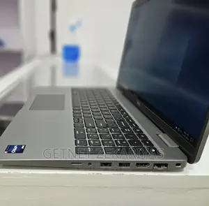 New Laptop Dell Latitude 5530 32GB Intel Core I7 SSD 256GB