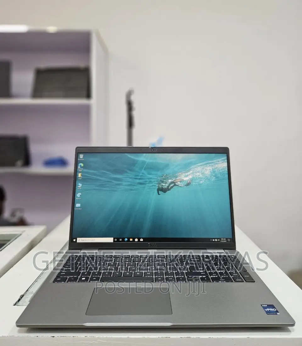 New Laptop Dell Latitude 5530 32GB Intel Core I7 SSD 256GB