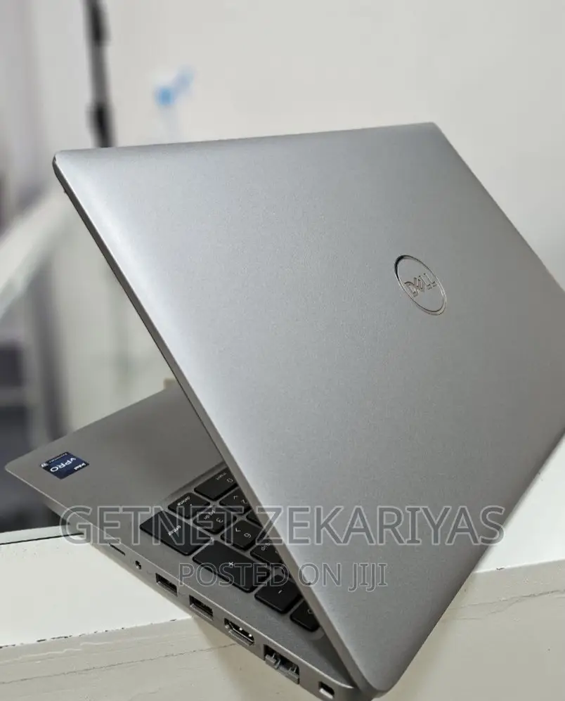 New Laptop Dell Latitude 5530 32GB Intel Core I7 SSD 256GB