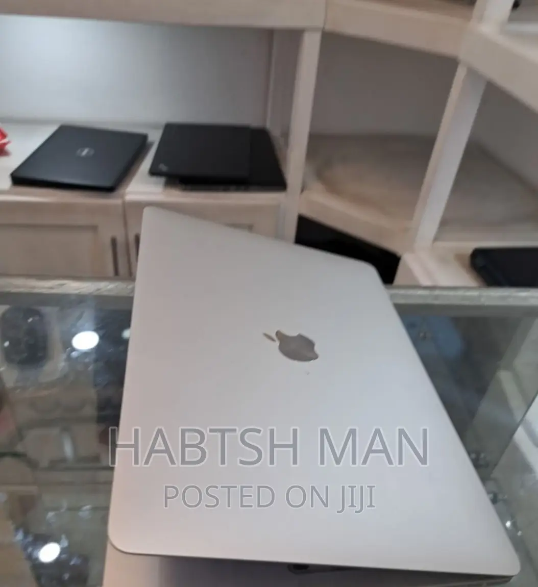 New Laptop Apple MacBook Pro 2020 8GB Intel Core I5 SSD 256GB