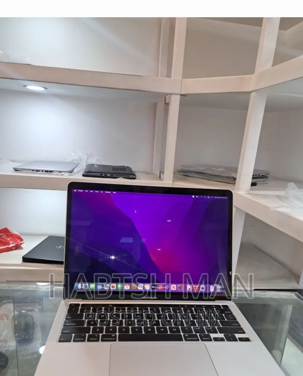 New Laptop Apple MacBook Pro 2020 8GB Intel Core I5 SSD 256GB