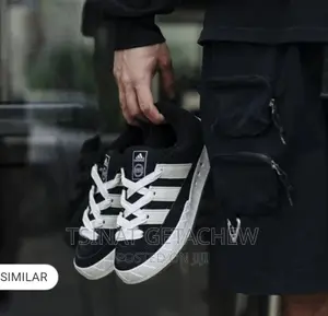 Photo - Adidas Canvas