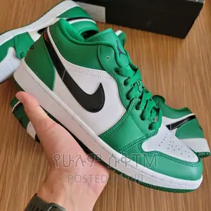 Photo - Original Air Jordan 1 Low ‘Pine Green’ Shoes
