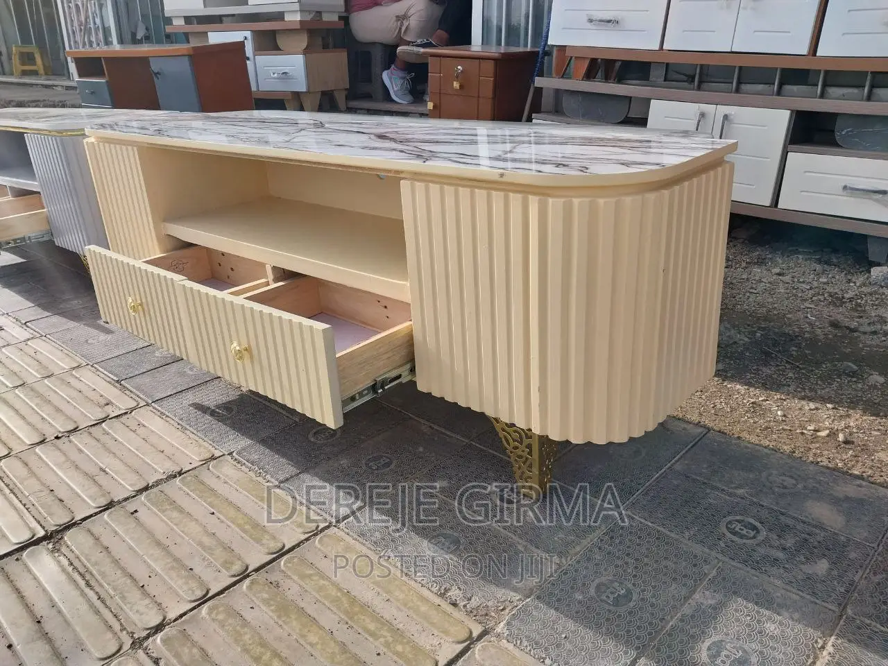1,50cm UV Tv Stand