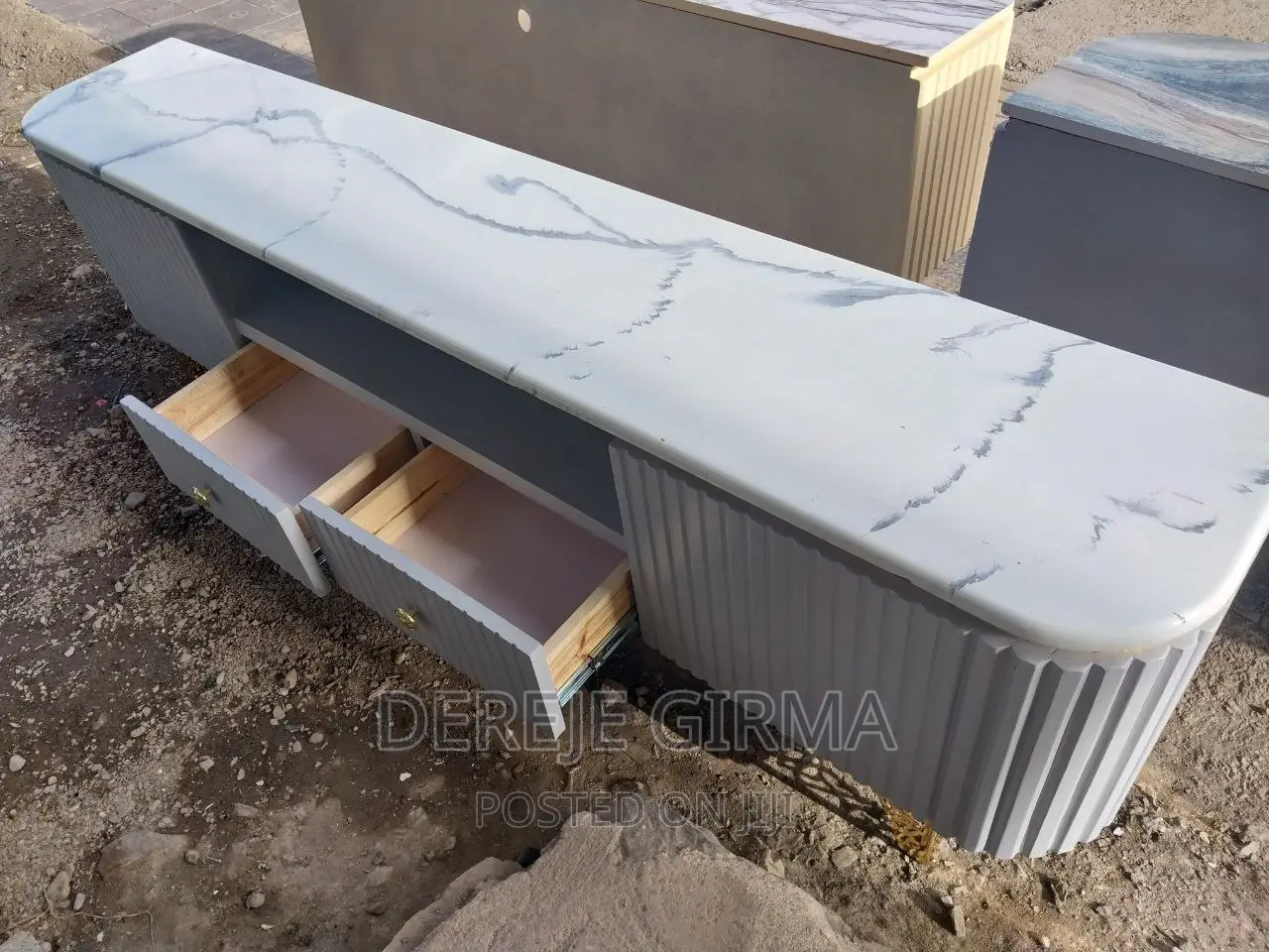 1,80cm ኢፖክሲ ቲቪ ማስቀመጫ