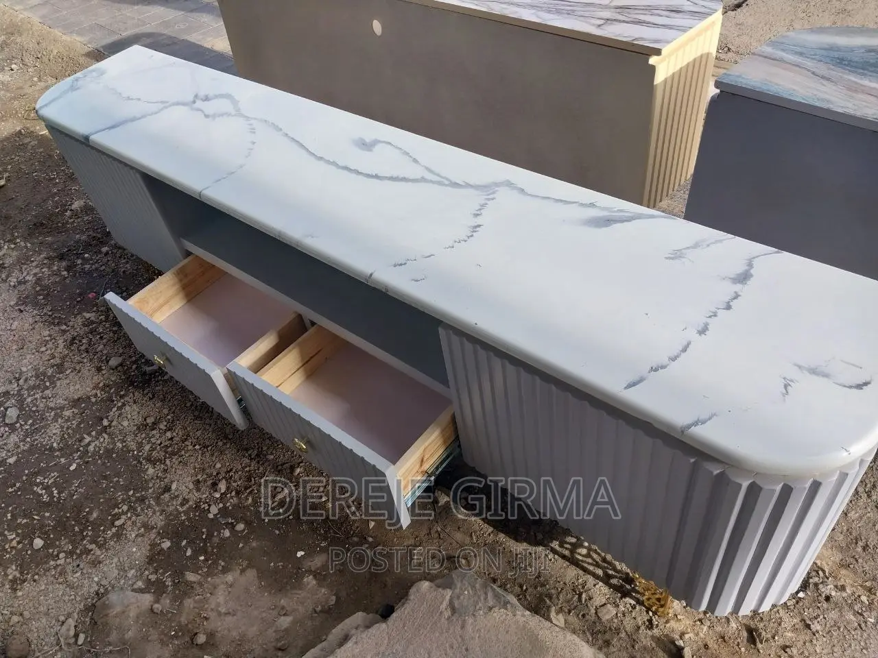 1,80cm ኢፖክሲ ቲቪ ማስቀመጫ