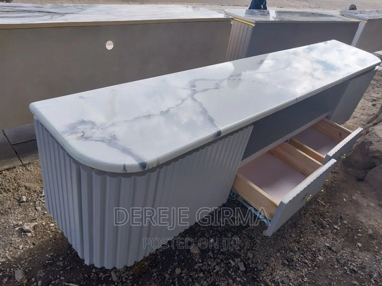 1,80cm ኢፖክሲ ቲቪ ማስቀመጫ