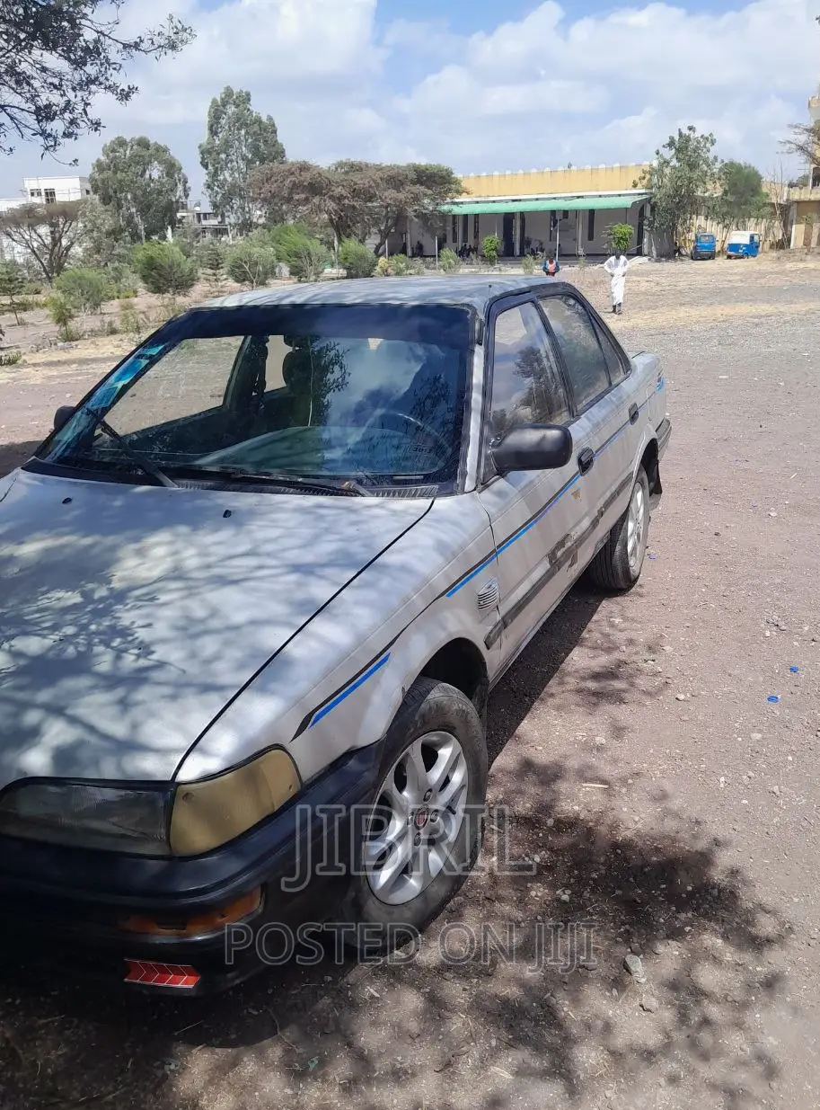 Toyota Corolla Sedan 1990 Silver